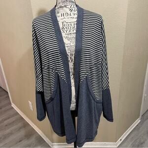 Umgee lightweight‎ cardigan size large